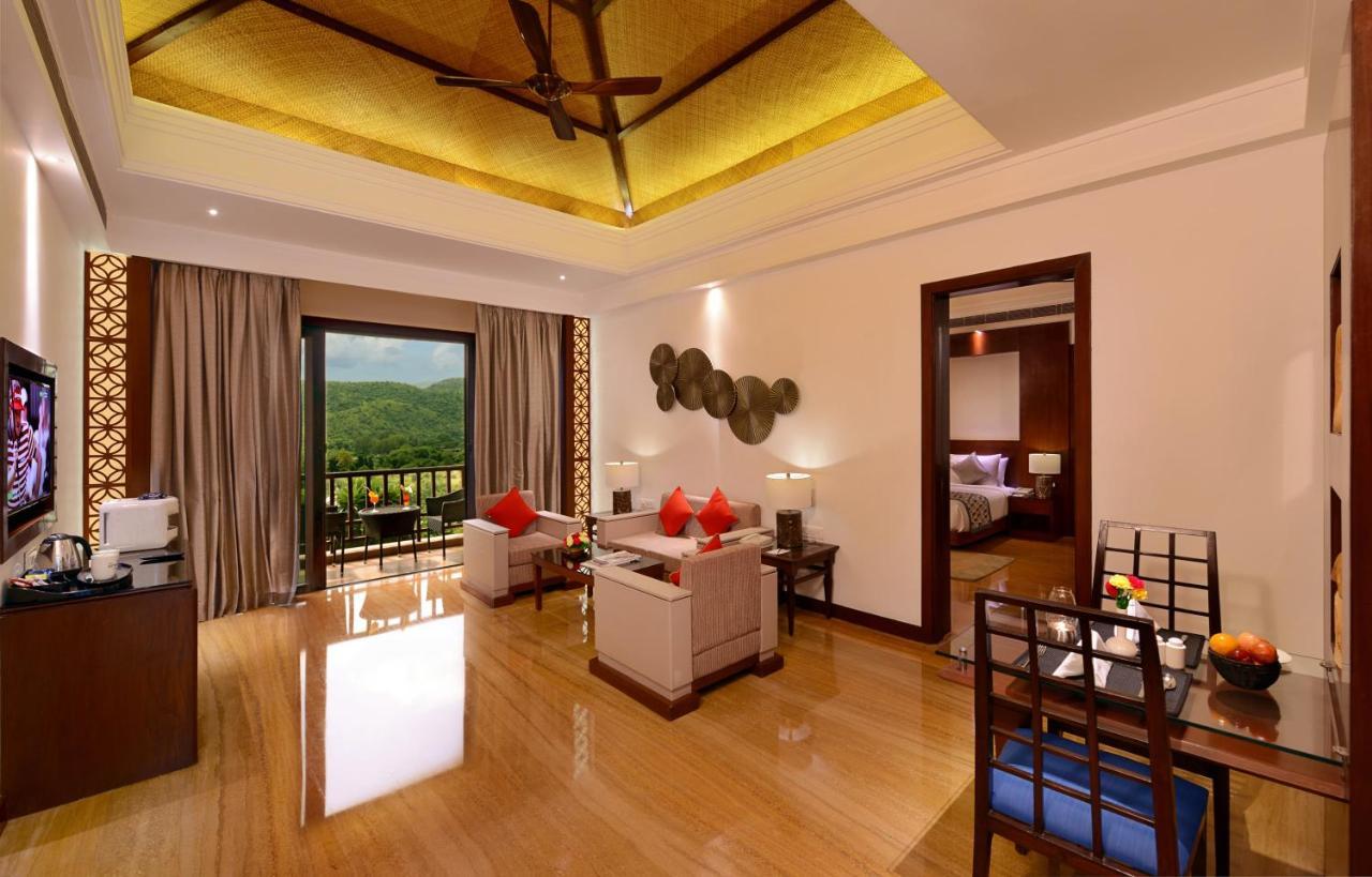 Hotel The Ananta Udaipur Exterior foto